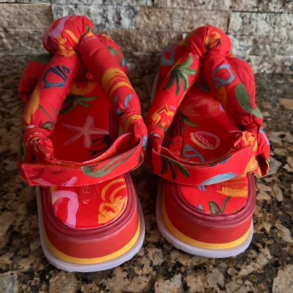 FARM Rio Fruit Print Puffy Platform Sandals - Picture 5 of 8